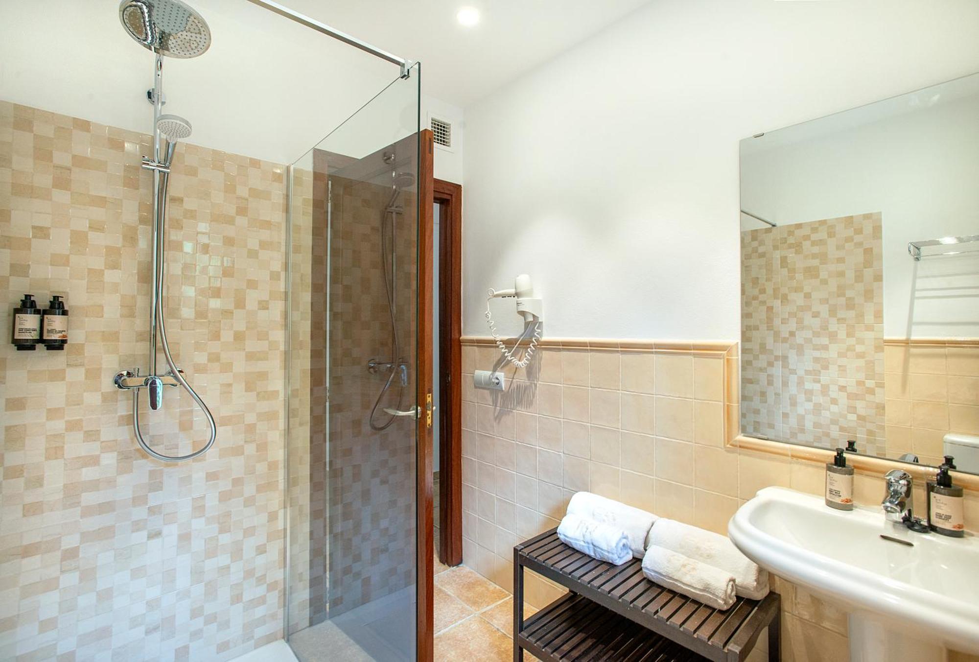 Owl Booking Villa Siquier - Luxury Retreat With Mountain Views 포엔샤 외부 사진